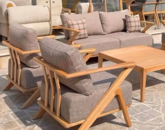 Kit 2 Poltronas Aurora – Madeira Maciça e Estofado Premium